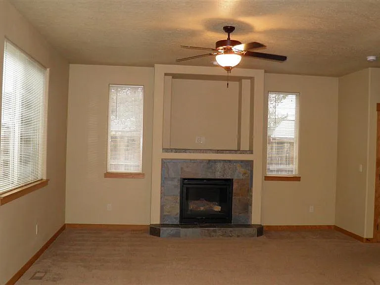 20249 Knightsbridge Pl — Photo 4