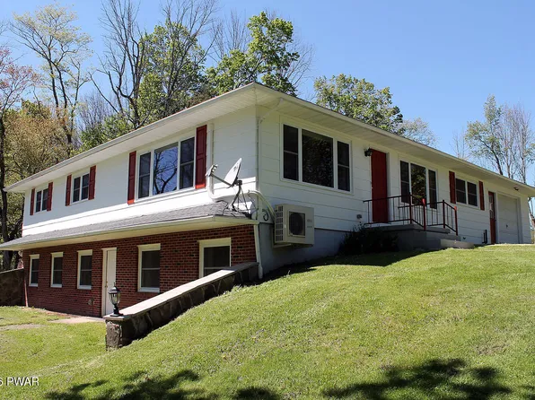 18 Cemetery Rd, Beach Lake, PA 18405