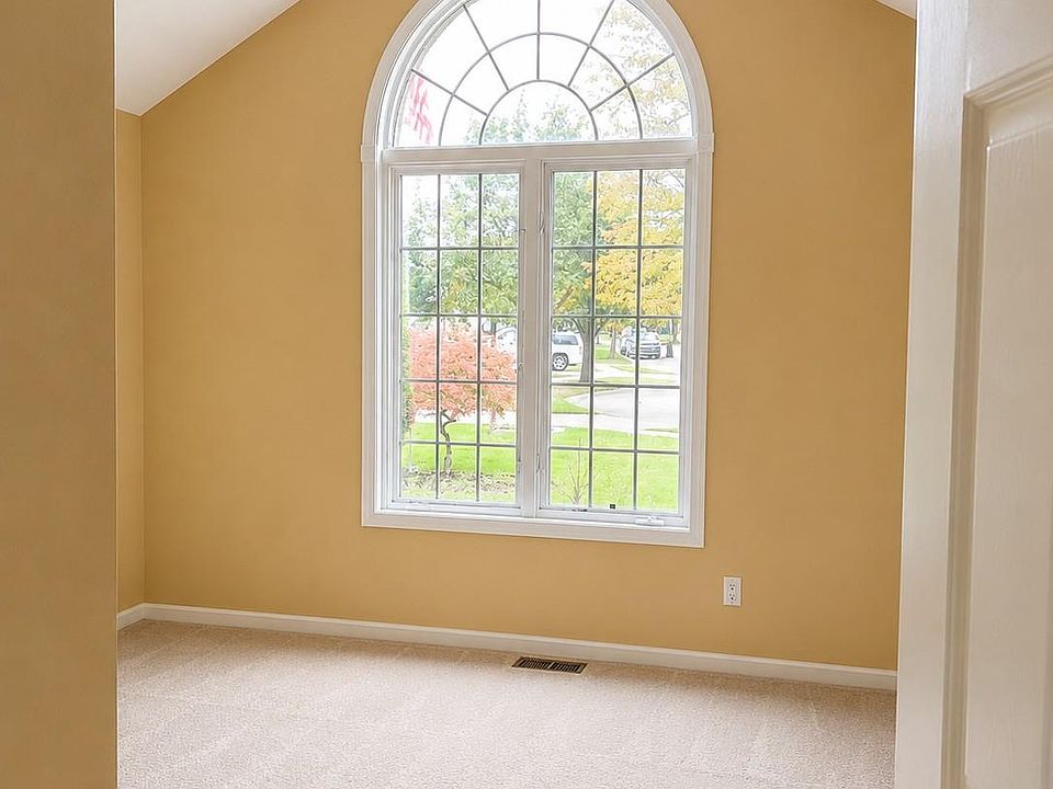 22119 Oakwood Dr, photo 10