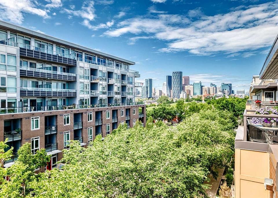 1st image of 1010 S Centre Ave NE #402