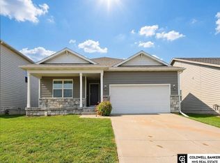 4452 Leawood Dr, Bellevue, NE 68123
