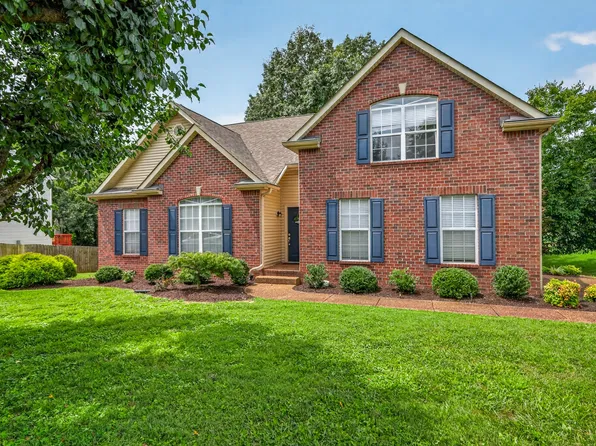 104 E Ridgeview Trce, Hendersonville, TN 37075