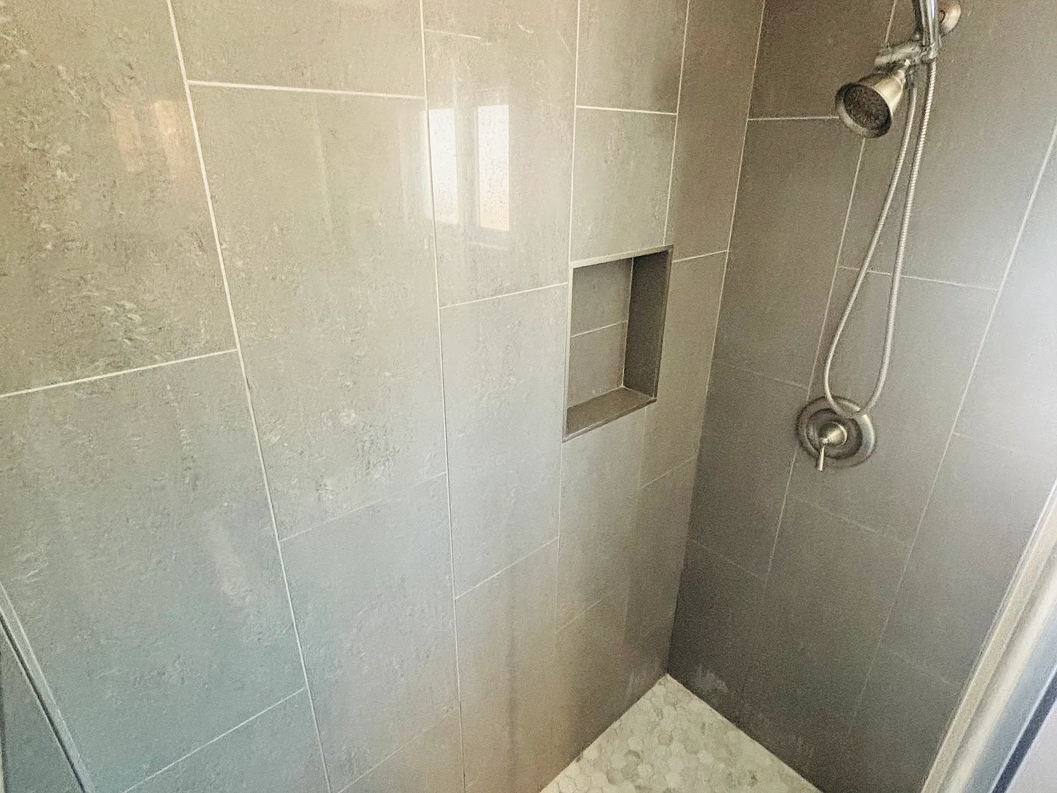 1 bed, 600 sqft, $2,390 — Photo 2