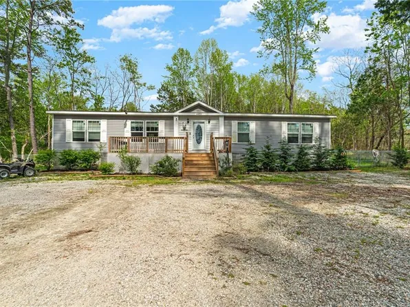 4453 Ennisdale Dr, Smithfield, VA 23430