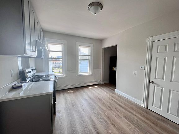 4th image of 117 Roberts St #2