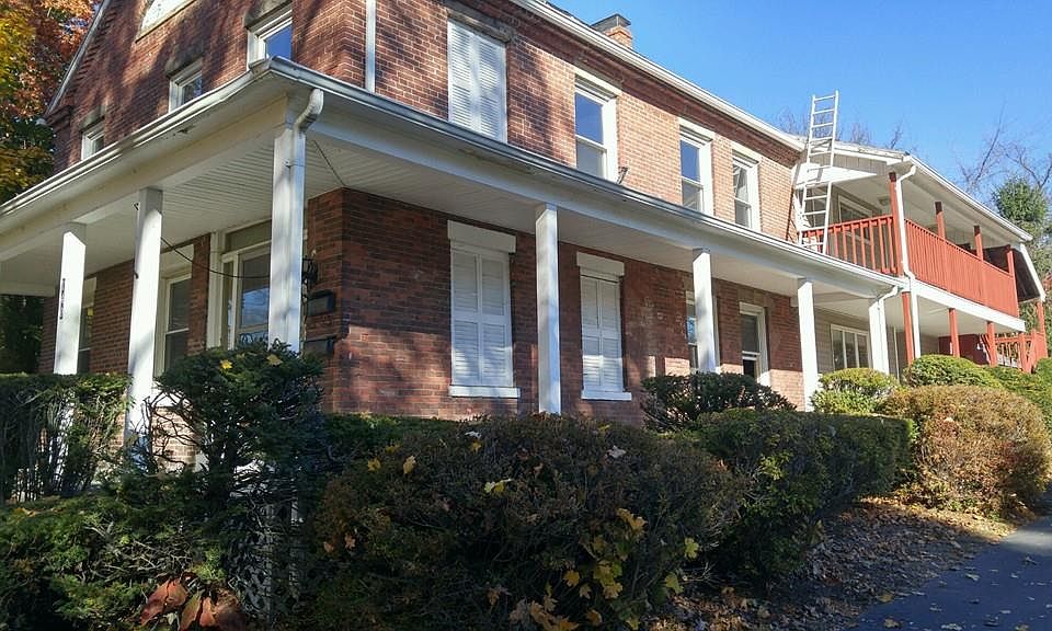 2nd image of 140 Main St
