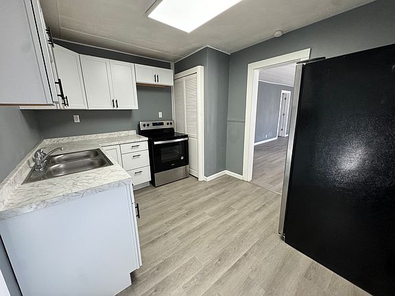 5th image of 1004 E Dixon St