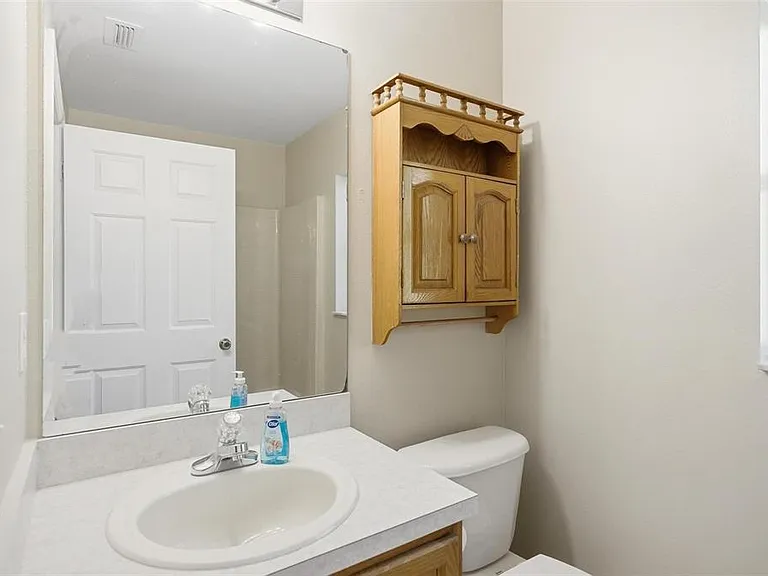 106 La Mancha Dr — Photo 32