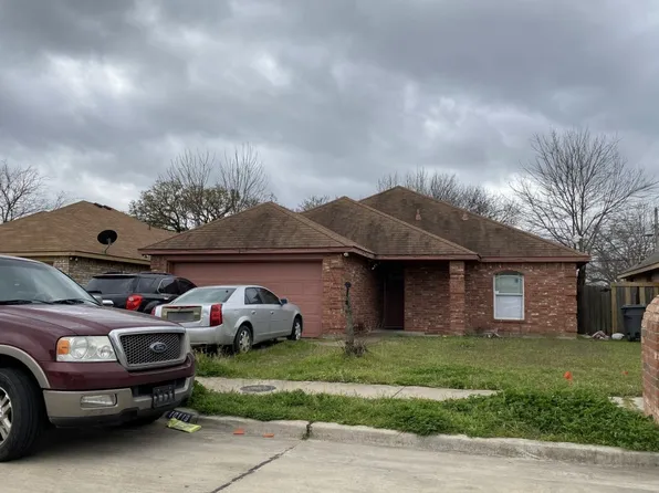 10118 Ekukpe Dr, Dallas, TX 75217