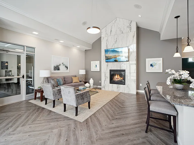 Satyr Hill Apartments — Photo 20