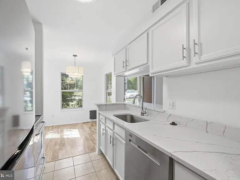 1703 Ascot Way #D — Photo 10