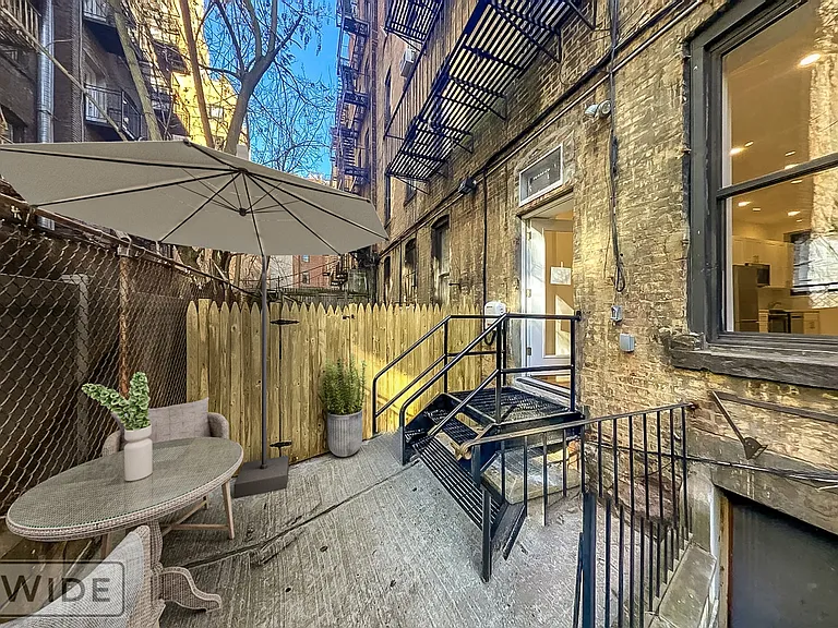 443 W 51st St #1R — Photo 1