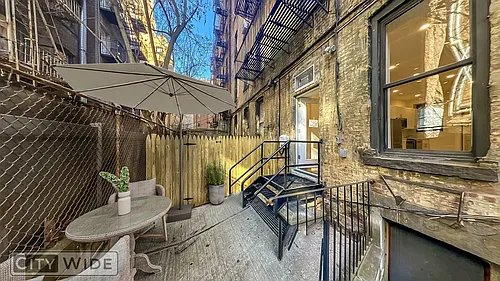 443 W 51st St #1R Photo 1