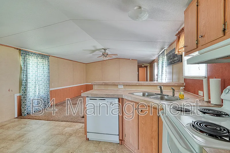 3 bed, 2.0 bath, $1,275 — Photo 3