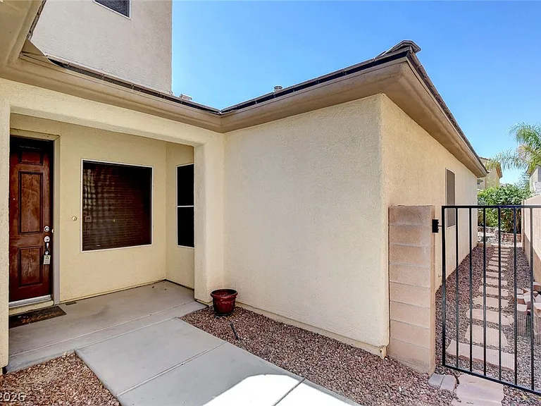 6825 Tarpon Springs Ct — Photo 12