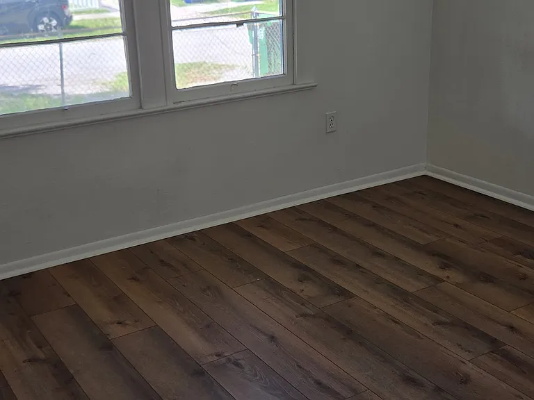 108 W Curtis St — Photo 16