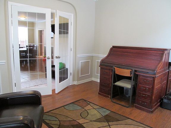 5th image of 1912 Wood Glen Dr