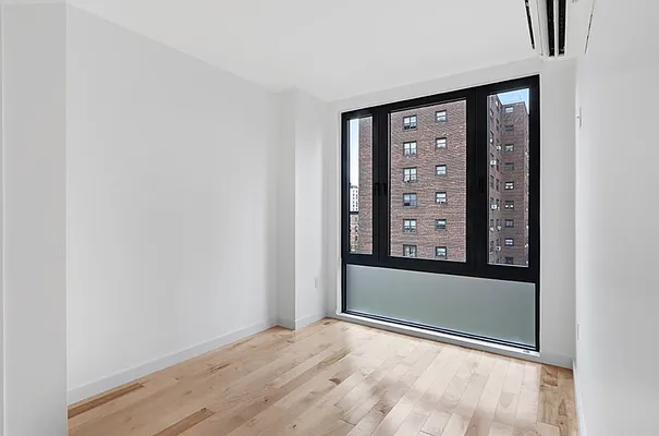 Rented by REZI | media 22