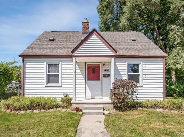 22471 Tuscany Ave, Eastpointe, MI 48021