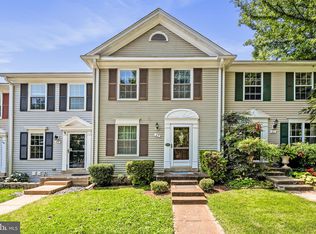 49 Huntley Ct, Sterling, VA