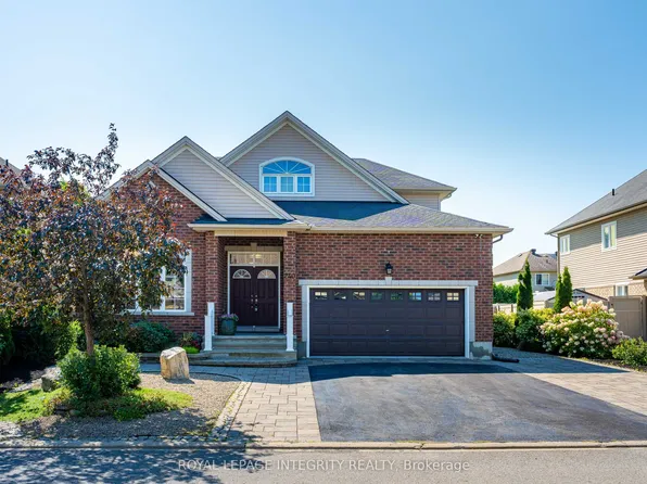 240 Trailgate St, Ottawa, ON K1V 0Z9