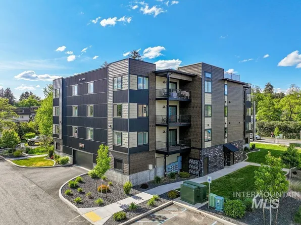 115 N Almon St #201, Moscow, ID 83843