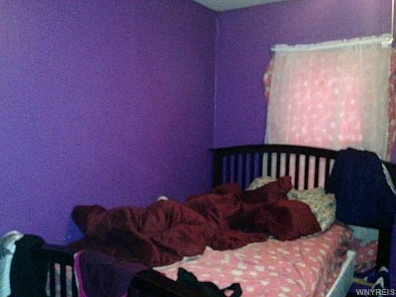 5th image of 2128 Kenmore Ave