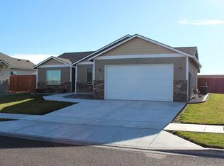 3809 W 22nd Ave, Kennewick, WA 99338