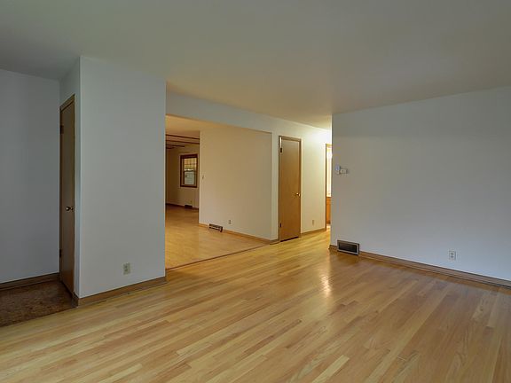 5th image of 2338 Floyd Dr