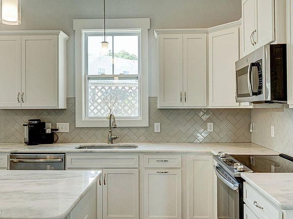 4th image of 4049 Tamarisk Ln