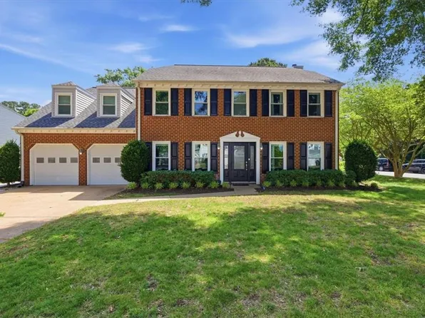 1321 Paramore Dr, Virginia Beach, VA 23454