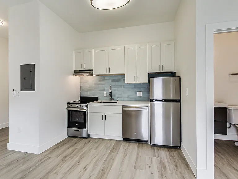 Palmcrest — Photo 26