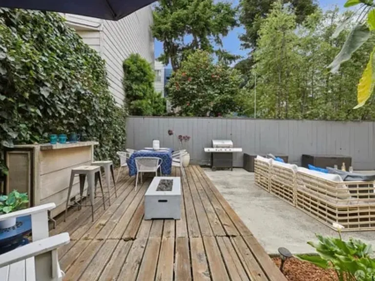 2918 Van Ness Ave #1 — Photo 24