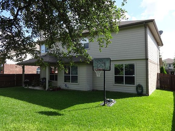 3rd image of 125 Yeager Cir