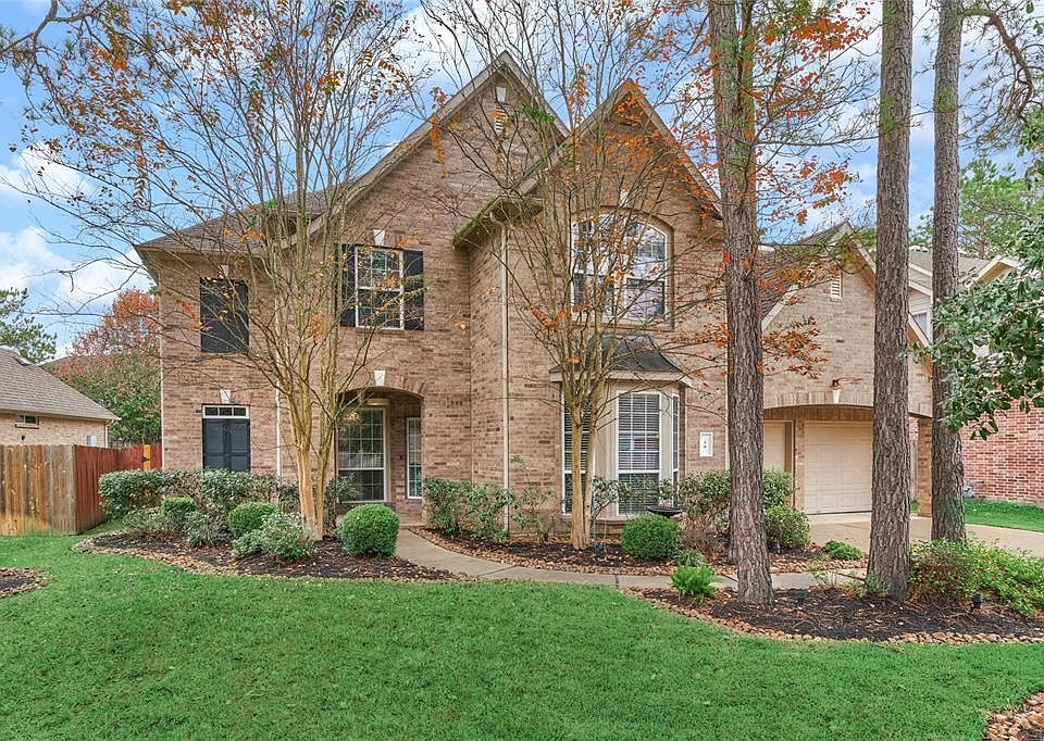 1st image of 18 Wyckham Cir