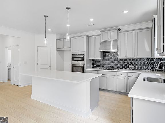7th image of this home