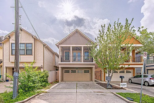 1425 Prince St Photo 1