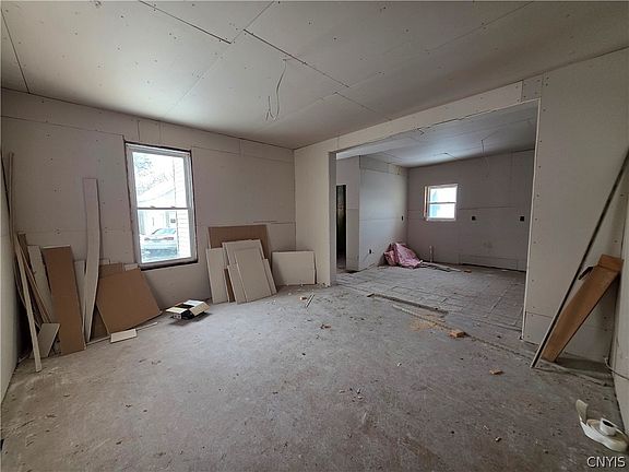 4th image of 92 Main St