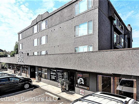 4th image of 5631 California Ave SW #8952023