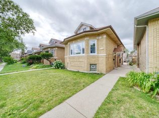 7039 W Wolfram St, Chicago, IL 60634