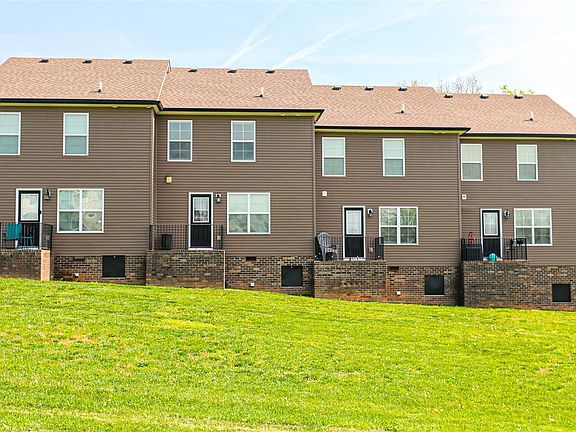 3rd image of 175 Creekwood Ave