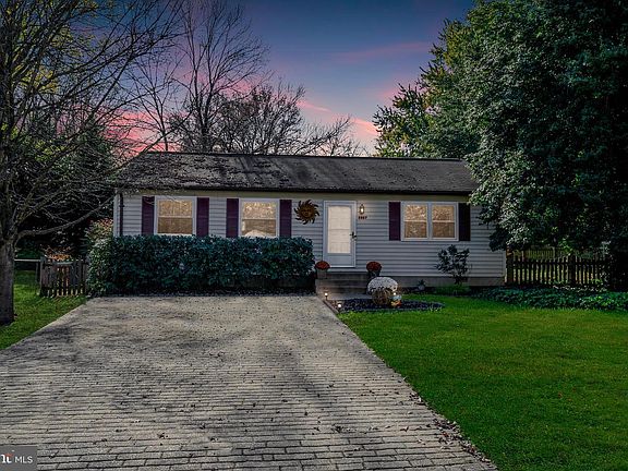 5th image of 5057 Macnamara Dr