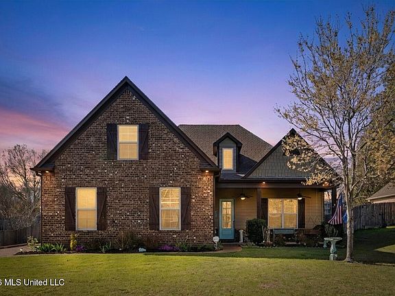 3rd image of 604 Rowan Oak Pl