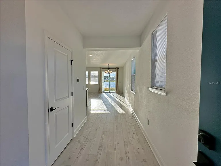 43 Waverly Ln — Photo 3