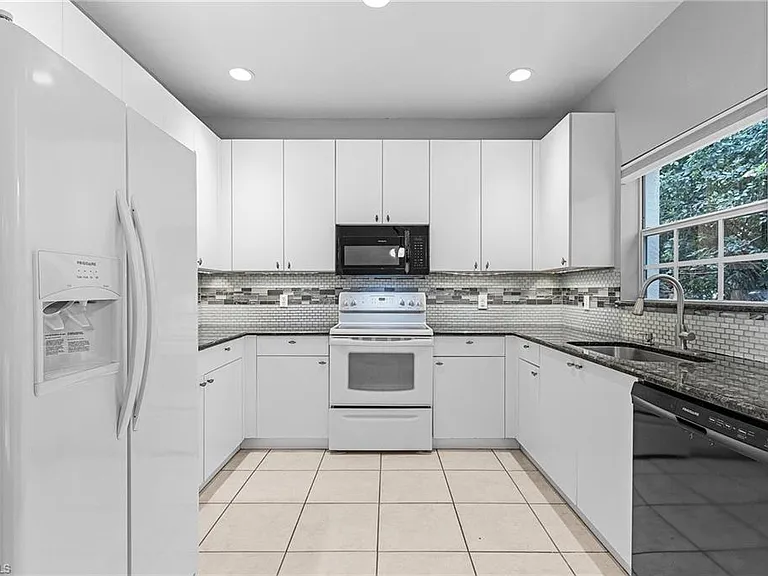 3258 Tamara Dr #2 — Photo 8
