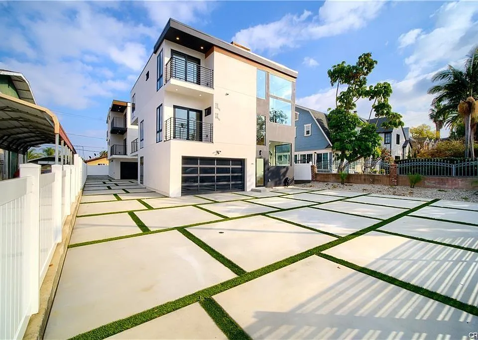 616 N Mariposa Ave #1/2