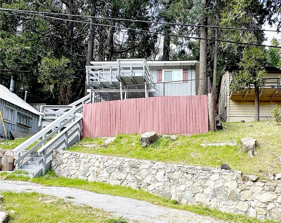 1st image of 726 Golden Dr