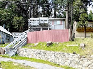 726 Golden Dr, Lake Arrowhead, CA 92352