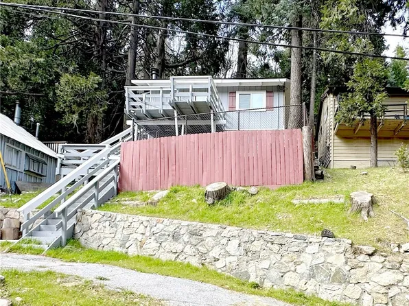 726 Golden Dr, Lake Arrowhead, CA 92352