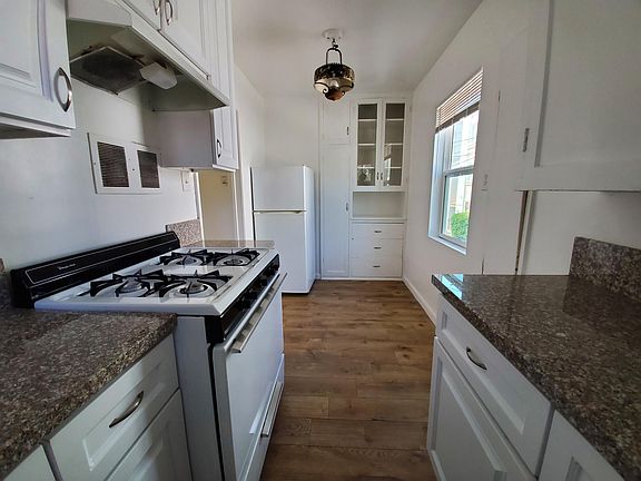 5th image of 117 S 7th St #117